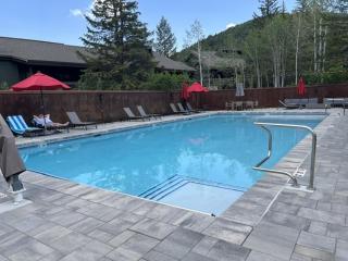 1791 Lakeside Getaway at Deer Valley! Outdoor Heated Pool & Hot Tubs! condo - 9