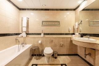 Central Sliema Palazzo Floor with Terrace and Hotel Facilities - 5