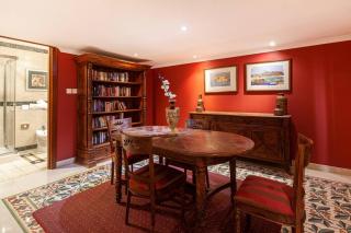 Central Sliema Palazzo Floor with Terrace and Hotel Facilities - 8