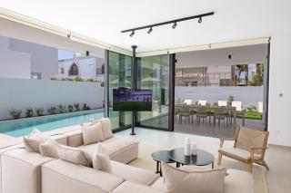 New, 4 bedroom villa with pool, 100 meters from the beach - 2
