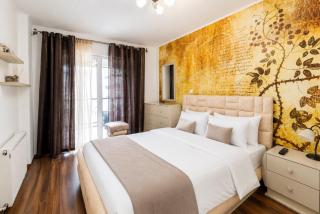 Adora Park Signature Stay Free Parking - 3