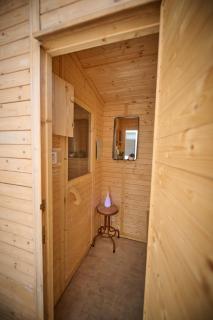 Humbleton Barn Wellness Stays - Full Private Gym - Infrared Sauna - Hot Tub - Personal training - 7