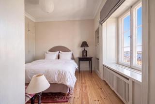 Top-Floor Apartment with Panoramic View in Stockholm Old Town - 8