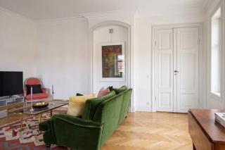 Top-Floor Apartment with Panoramic View in Stockholm Old Town - 6
