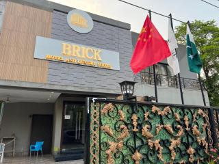 brick hotel & luxury suites - 0