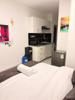 Modern studio apartment, 5 minutes away from JKIA - 3