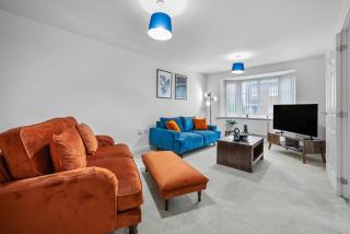 4-BR House By Townhouse Stays Short Lets & Serviced Accommodation in Birmingham with Free Parking, Garden & WiFi - 4