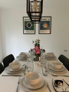 4-BR House By Townhouse Stays Short Lets & Serviced Accommodation in Birmingham with Free Parking, Garden & WiFi - 1