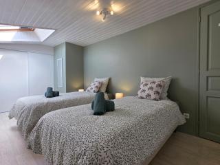 Ô Nid d'Hirondelle maison conviviale en pierres avec préau d'été - 3