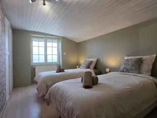 Ô Nid d'Hirondelle maison conviviale en pierres avec préau d'été - 7