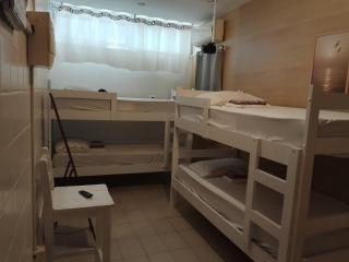 Quarto com Ar e Wifi a 160 metros do Mar - 5