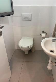 1 bedroom renovated duplex w safety room - 8
