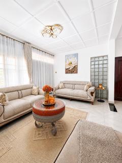 Mello Cozy Stand Alone Home . - 5