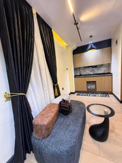 Phoenix Shortlet Apartment - 5