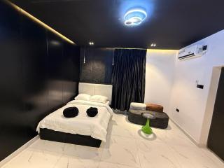 Phoenix Shortlet Apartment - 2