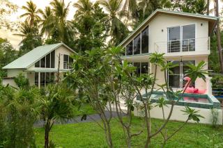 Serene Mountain Pool Villas - 9