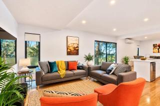 TheTree House Hobart Sleeps 8-2 Bath - 0