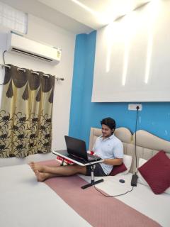 Laxmi Homestay 10 min walk from Kashi Vishwanath temple - 9