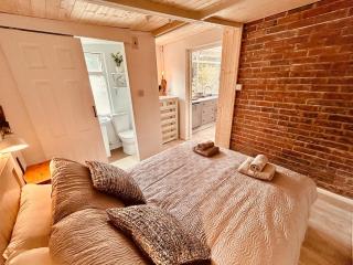 Swallows Garden Annexe - 2