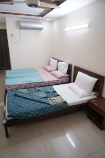 The Mall Luxury Guest House - 5