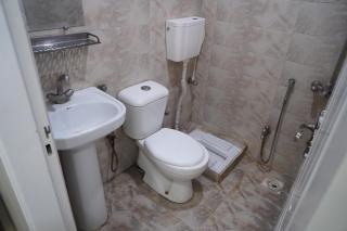 The Mall Luxury Guest House - 3