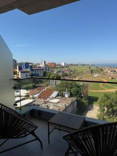 Bello y Cómodo Apartamento con Vista a la Playa en Edificio Vivo Costanera con Parking - 6