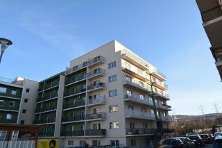 Modern & Spacious 75m Apartment - 4