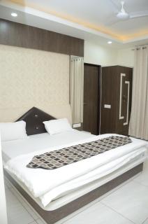 Gitanjali Hotel - 8