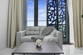 Bloomfields Studio in The Gate Masdar - 3