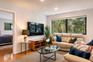 The Treetops Nest Apartment-self contained - 2