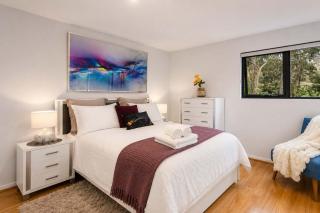 The Treetops Nest Apartment-self contained - 1