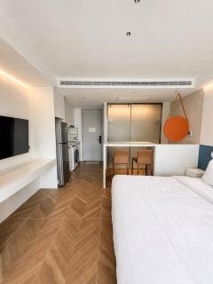 Studio Apartment by Sunshine Beach - 0
