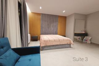 Elite Mansion Tirana - Heated Pool & SPA - 9BR - 5
