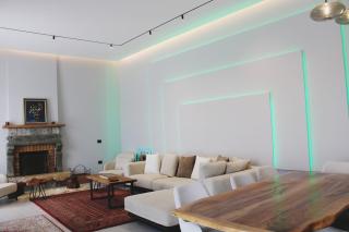 Elite Mansion Tirana - Heated Pool & SPA - 9BR - 2