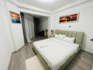 Elegant 2 Bedrooms - 8