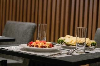 649 Suites - 1