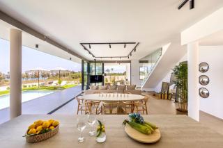 New 4 Bedroom Villa with panoramic sea views - 4