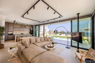 New 4 Bedroom Villa with panoramic sea views - 2