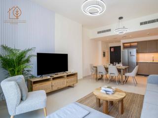 3 Bedroom Family Apartment with Partial Burj Khalifa Views at Top Floor 175BC-3 - 5