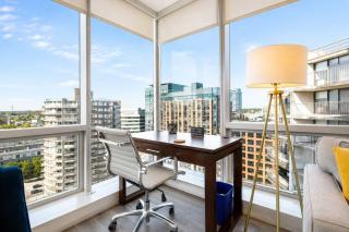 Chic Stamford Apartment - Walk to Train & Entertainment - 8