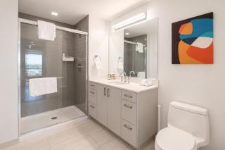 Chic Stamford Apartment - Walk to Train & Entertainment - 1