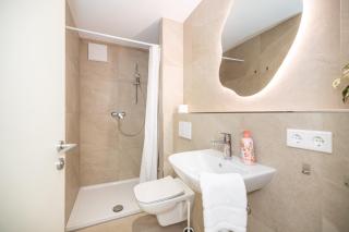Close to River and City - Group Apartments - 6