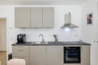 Close to River and City - Group Apartments - 7