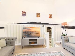 NEW High Street by Signature Stays - 2 Bedroom - Modern - 8