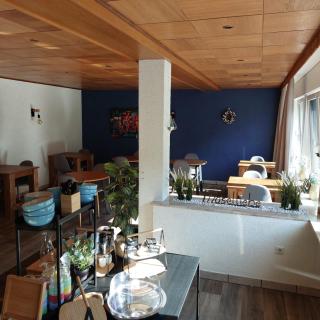 Haus Moselliebe - Charmantes Frühstücks Zimmer mit Balkon und Blick auf die Mosel. Raucherfreihaus - 4
