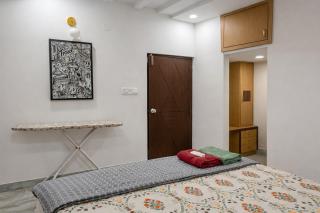 Vintage 3BHK Near Capital Park & Rameswaram-Cafe 302 - 5