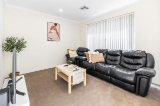 11 Babbling way Treeby - Perth - 1