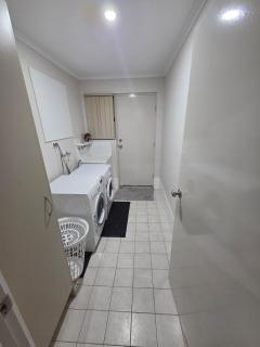 Modren Family Escape - Spacious 4BR Home - 3