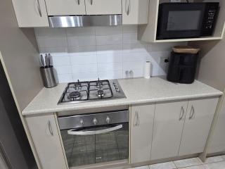 Modren Family Escape - Spacious 4BR Home - 2