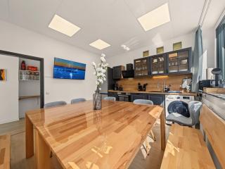 Spotlight ONE für bis zu 14, Gamingzimmer, 2 Bäder - 5